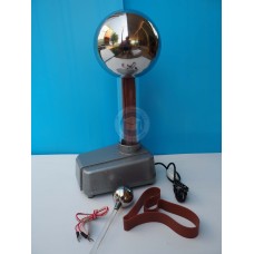 เครื่องกำเนิดไฟฟ้าโวลท์สูง van de graaff